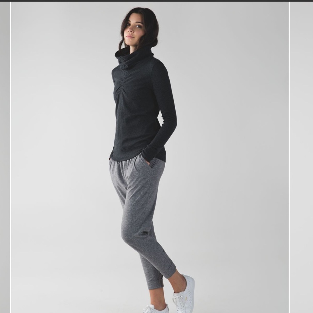 Lululemon In A Cinch Long Sleeve Tee